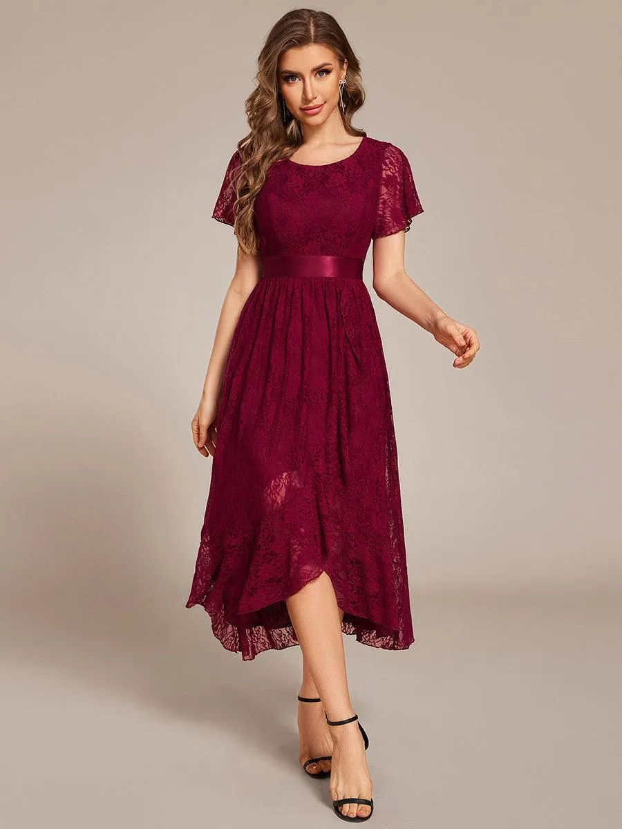 Robe d'invitée de mariage coupe A en dentelle