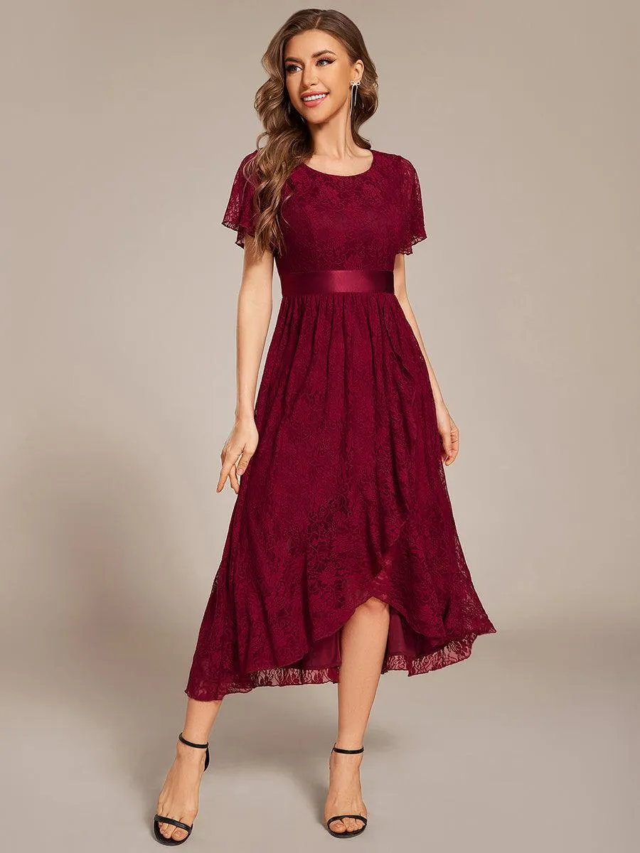 Robe d'invitée de mariage coupe A en dentelle