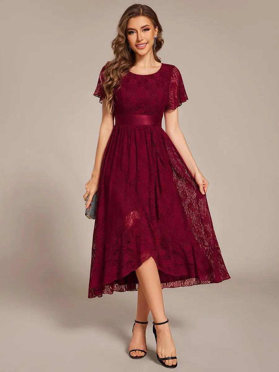 Robe d'invitée de mariage coupe A en dentelle