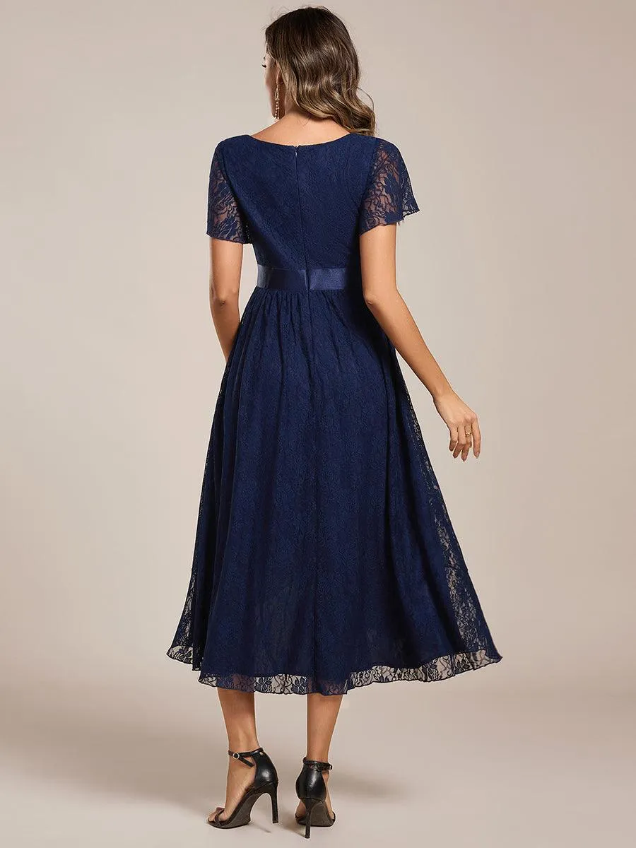 Robe d'invitée de mariage coupe A en dentelle