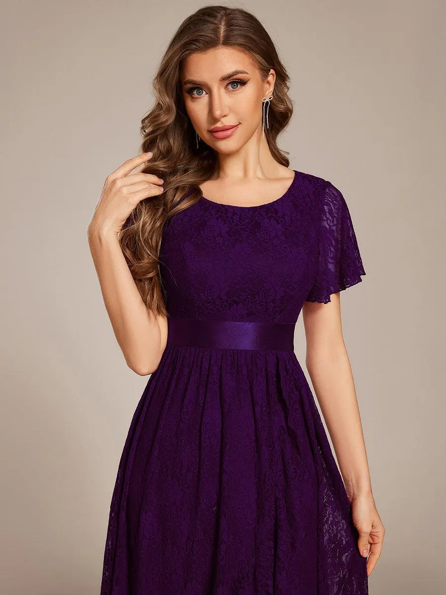 Robe d'invitée de mariage coupe A en dentelle