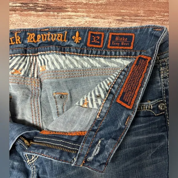 Rock Revival | VGUC Blake Easy Boot Distressed Embellished Jeans, Size 32