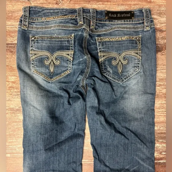 Rock Revival | VGUC Blake Easy Boot Distressed Embellished Jeans, Size 32