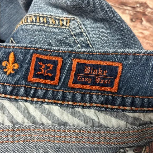 Rock Revival | VGUC Blake Easy Boot Distressed Embellished Jeans, Size 32