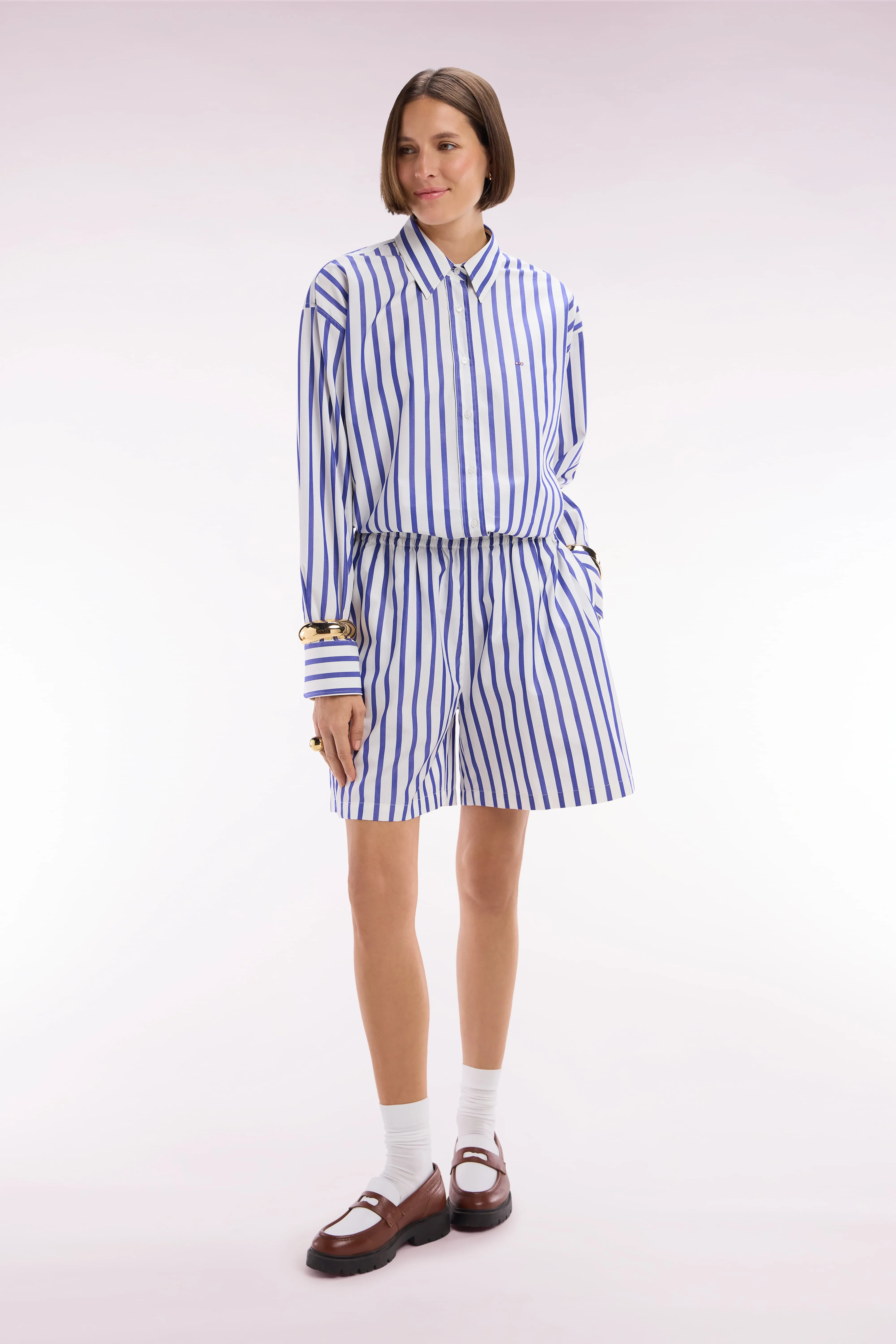 Short en coton blanc à rayures bleues coupe Oversized