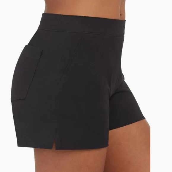 Spanx Classic Black On-the-Go Polished 6&quot; Stretch Shorts Size L