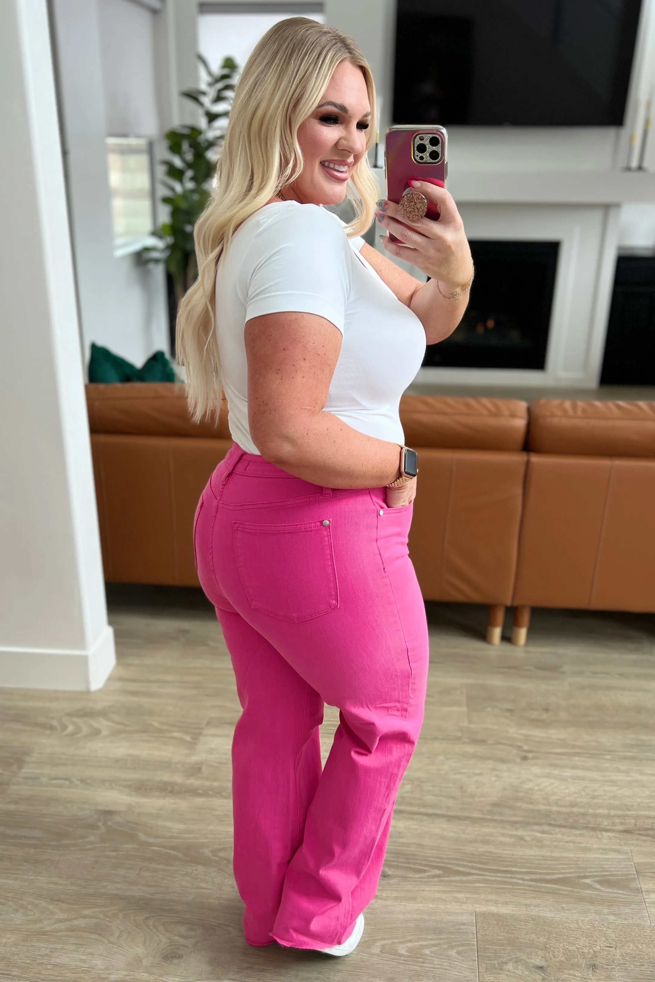 Strawberry 90's Straight Judy Blue Jeans