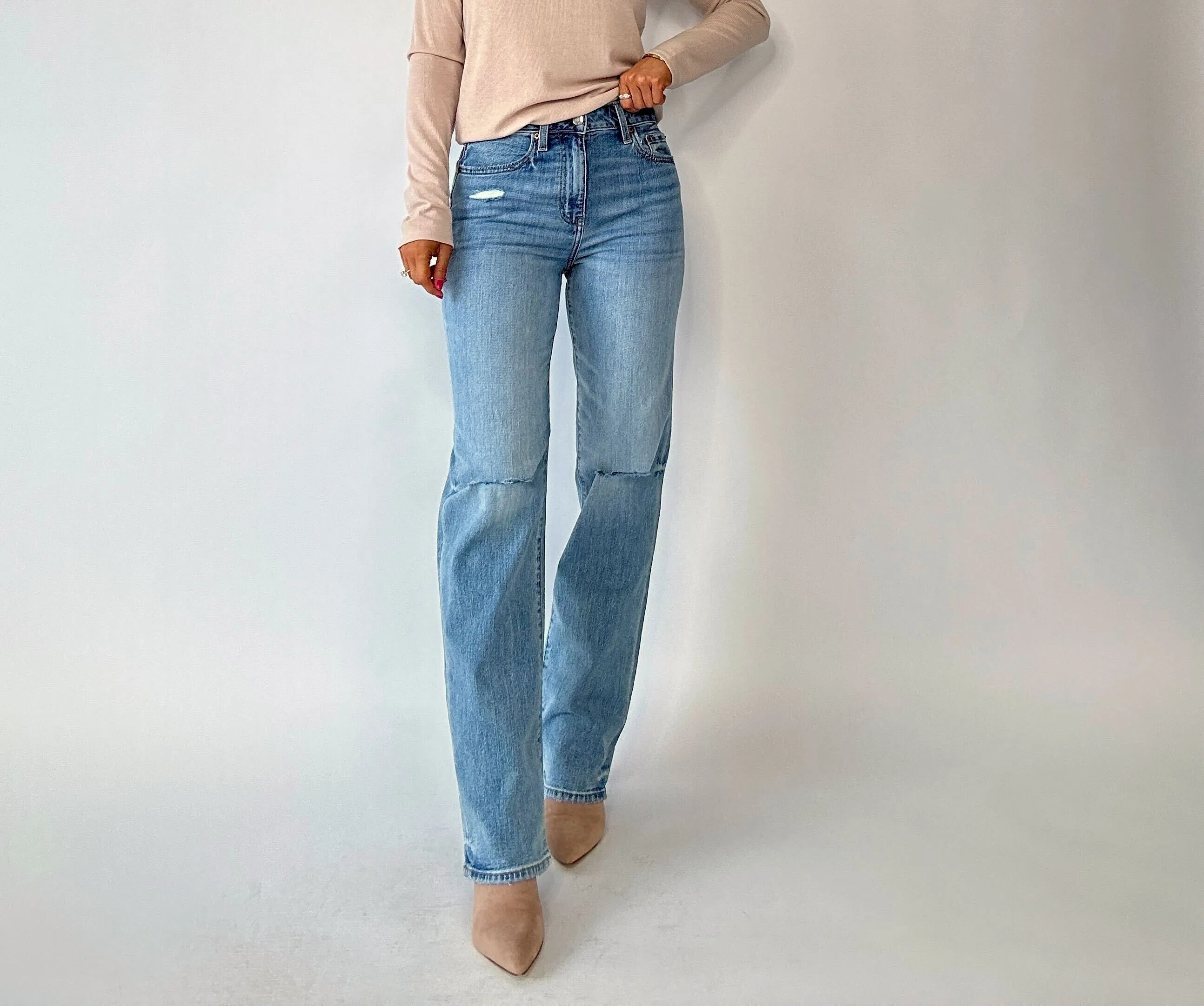 Sundaze High Rise Vintage Straight Jeans - Distressed