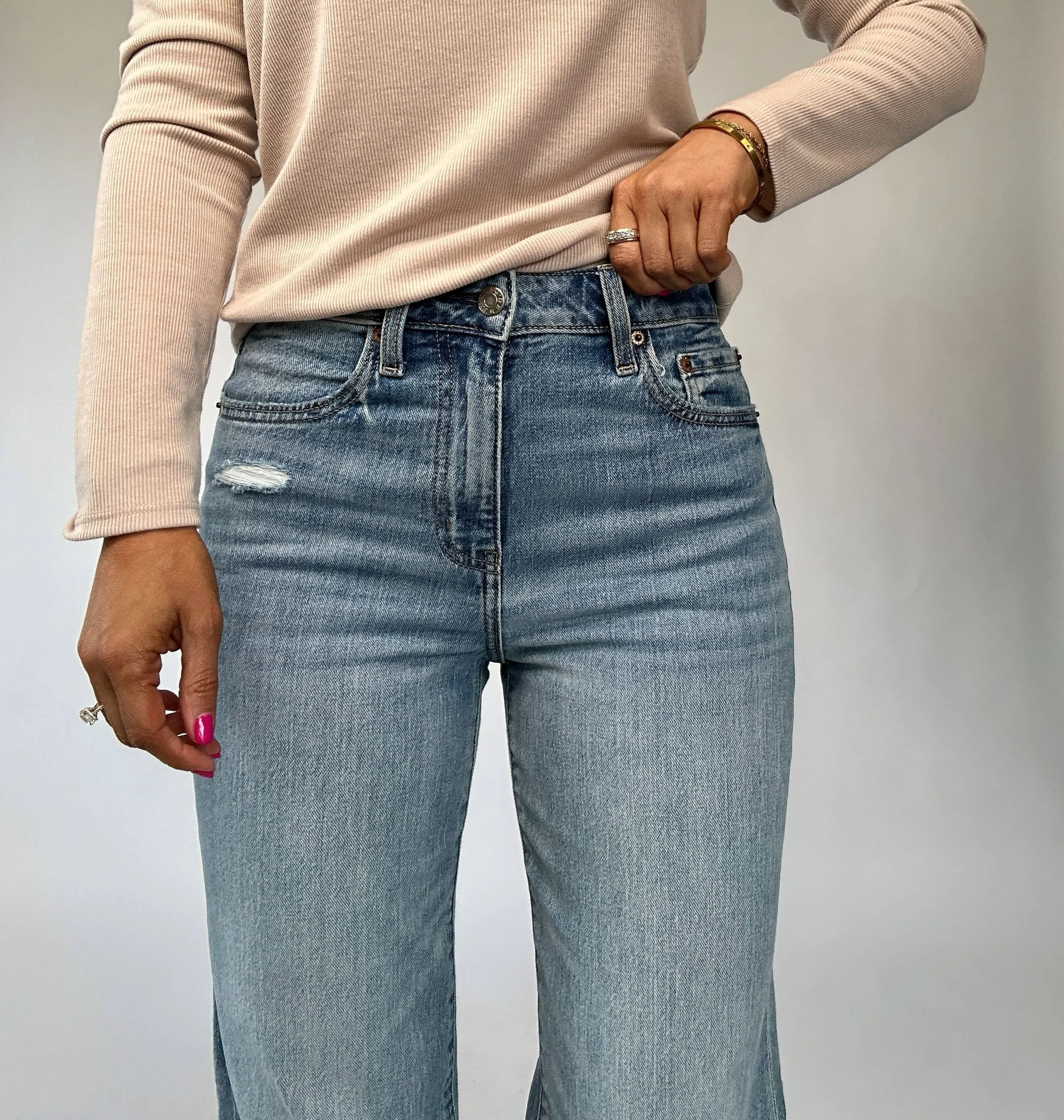 Sundaze High Rise Vintage Straight Jeans - Distressed