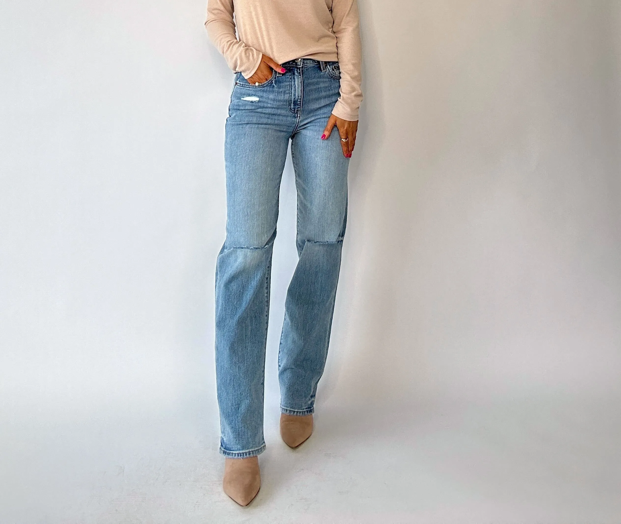 Sundaze High Rise Vintage Straight Jeans - Distressed