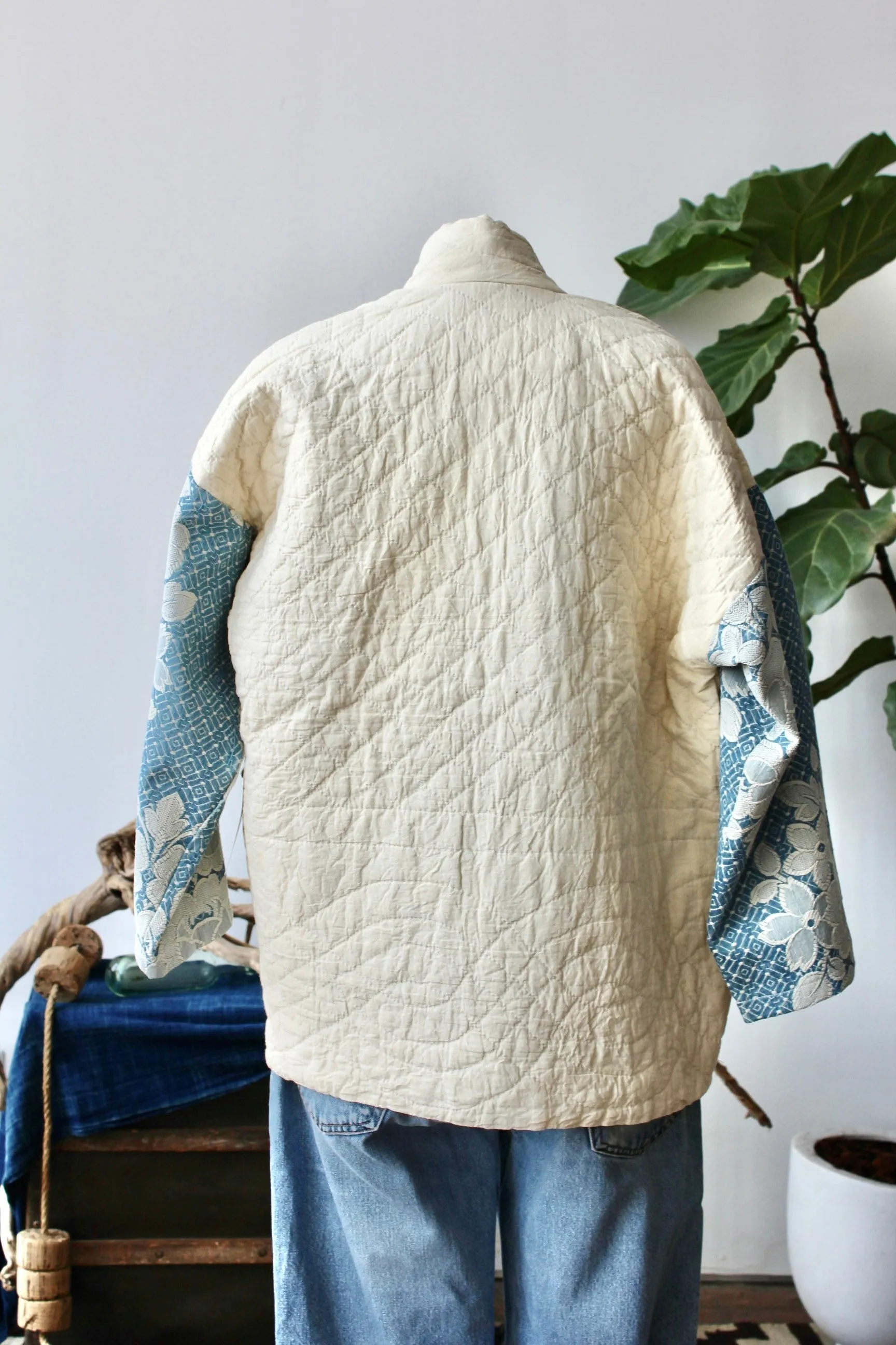 The Highlands Foundry Natural Quilt   Coverlet Coat THF31