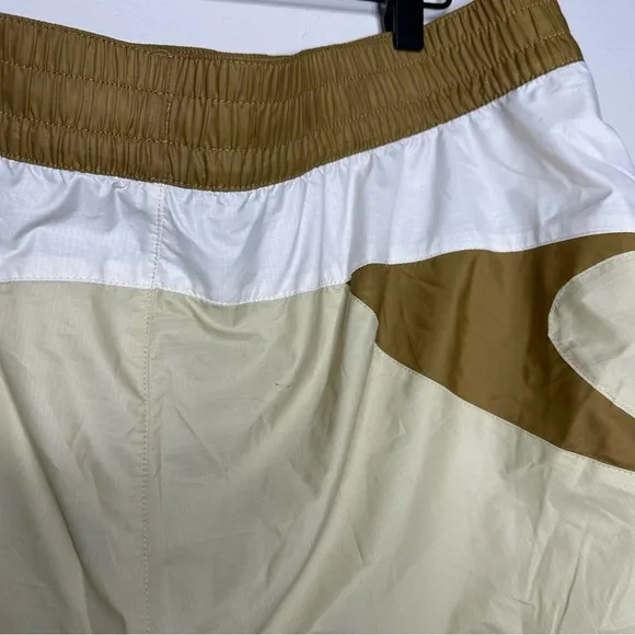 The North Face X Shorts Womens XXL Yellow Outdoors