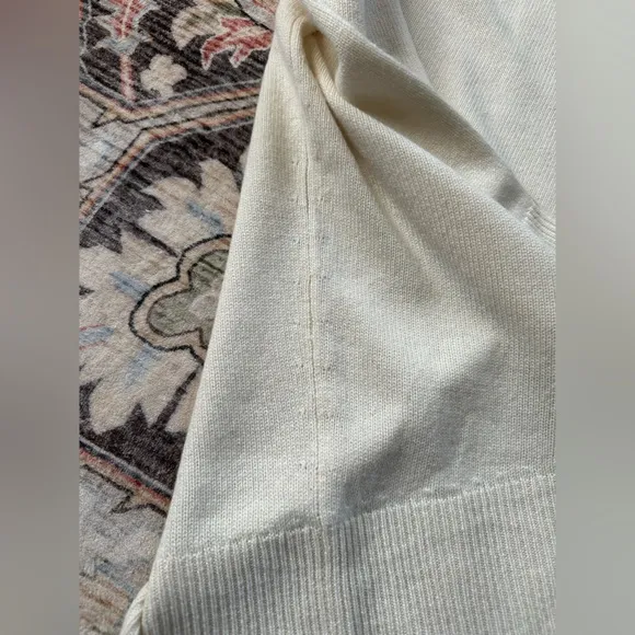 THEORY Karenia BC Feather-soft Cashmere Crewneck Sweater Warm Ivory - Size S