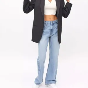 Urban Outfitters BDG 90's Mid Rise Boot Cut Jeans in Light Blue Size 38 NWT