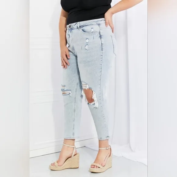 Vervet By Flying Monkey Light Wash Slim Straight Cropped Jeans Mom Erika 20W