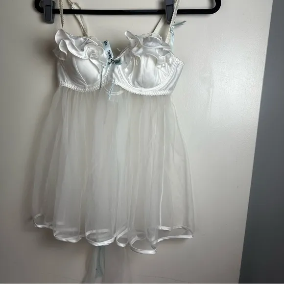 Victoria’s Secret Wedding Collection White JustMarried SatinRuffle Teddy NWT 36B