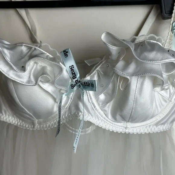 Victoria’s Secret Wedding Collection White JustMarried SatinRuffle Teddy NWT 36B