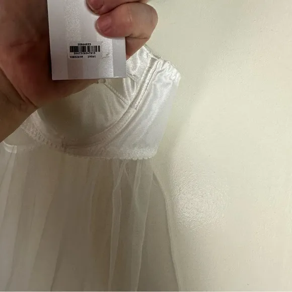 Victoria’s Secret Wedding Collection White JustMarried SatinRuffle Teddy NWT 36B