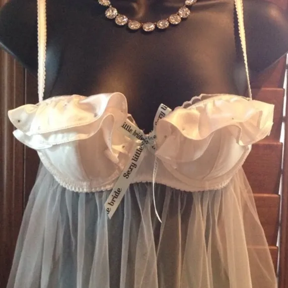 Victoria’s Secret Wedding Collection White JustMarried SatinRuffle Teddy NWT 36B