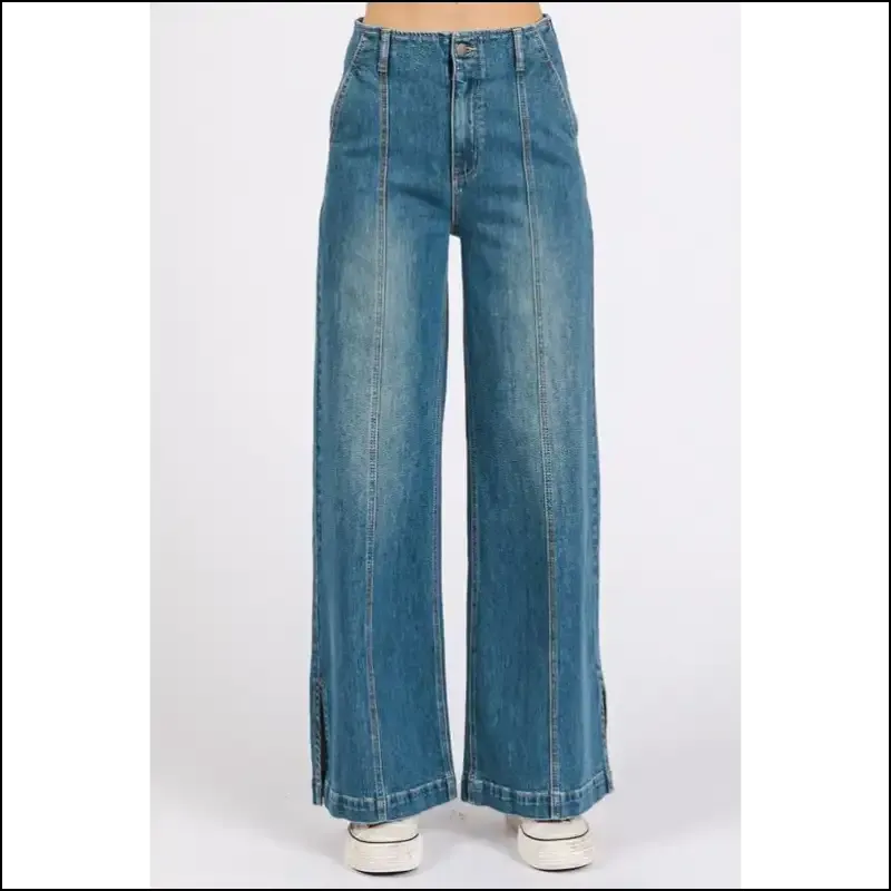 Walk of Fame? Nah, I’ll Take my Medium Wash Wide Leg Jeans! 😎✨