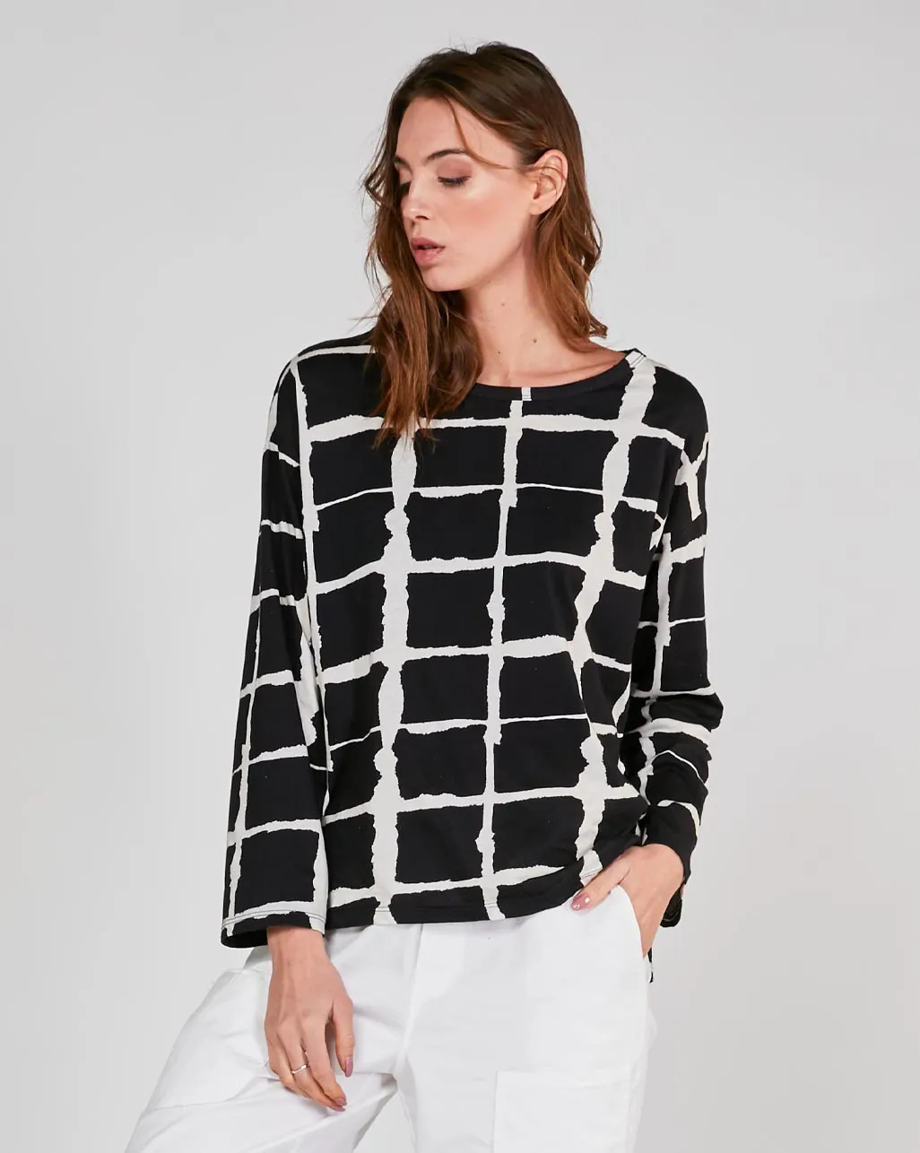 Wave Grid Line T-Shirt