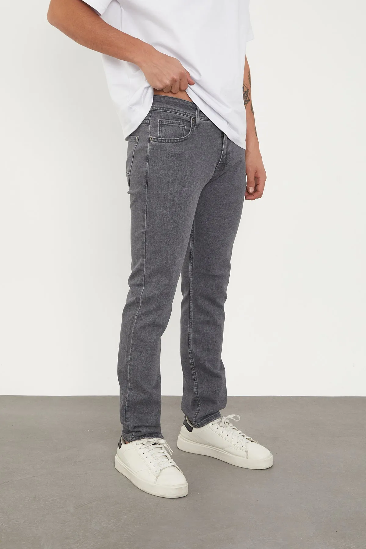 Wolfe Denim Classic Fit Jeans – Steel Grey