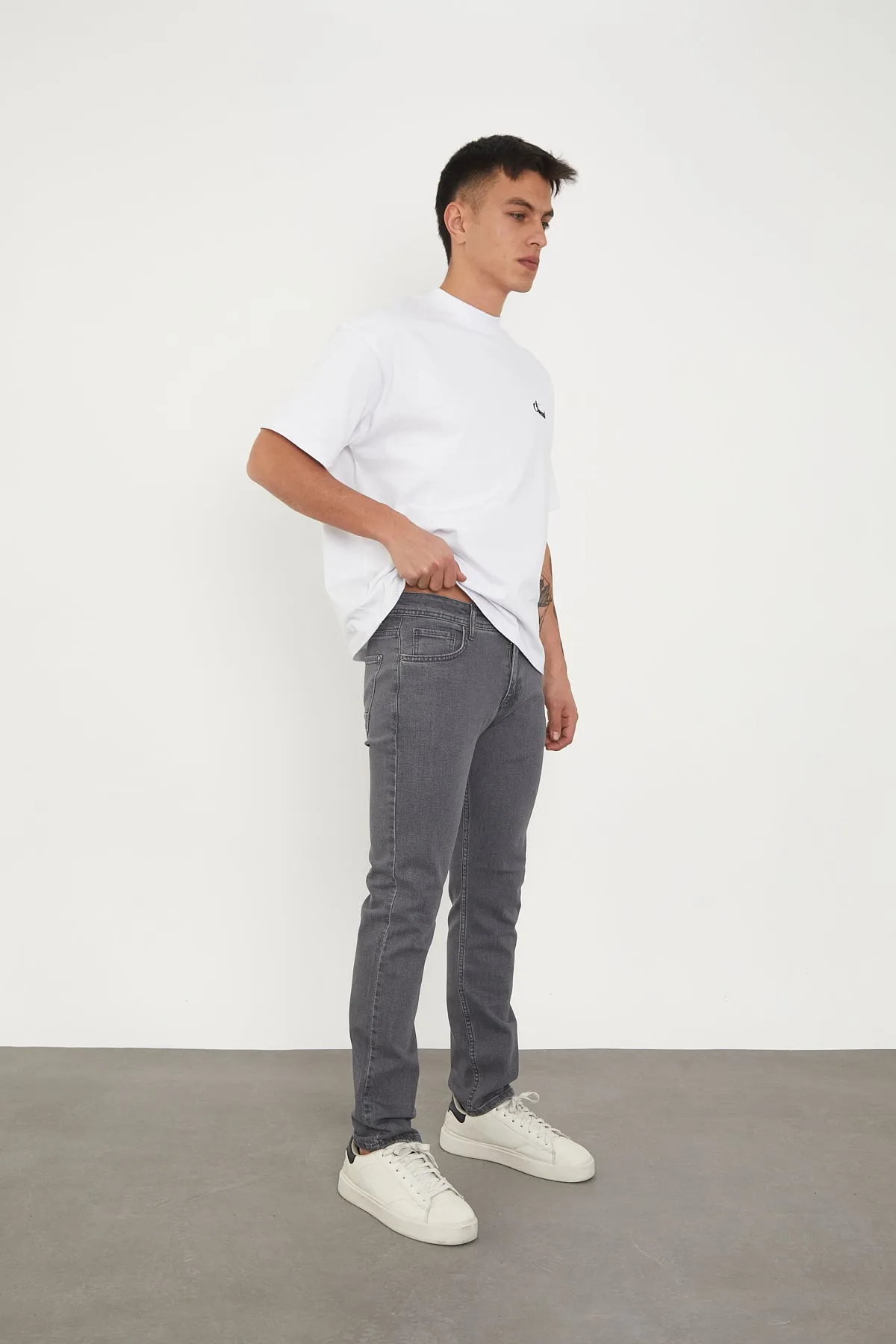 Wolfe Denim Classic Fit Jeans – Steel Grey