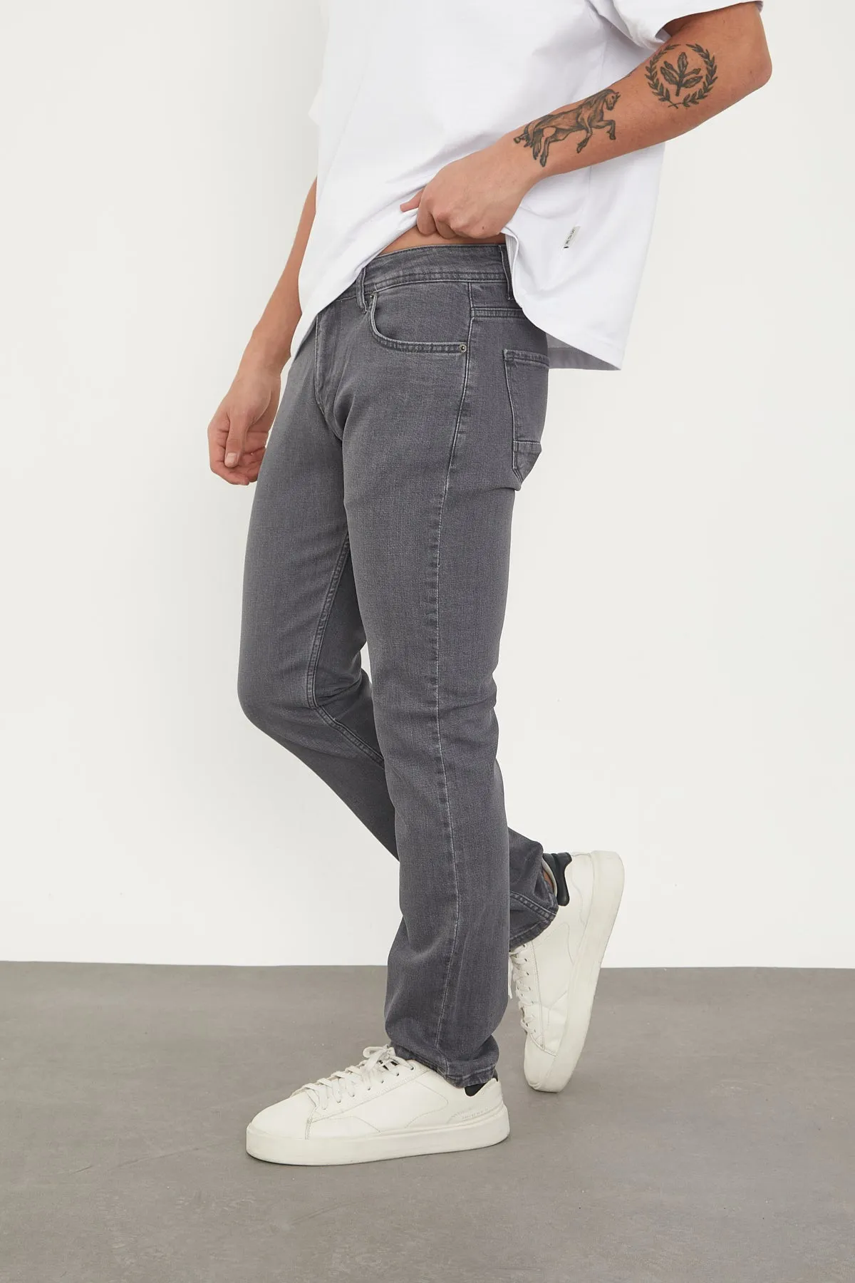 Wolfe Denim Classic Fit Jeans – Steel Grey