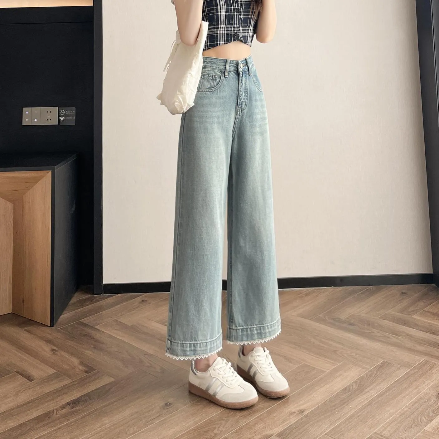 Women’s Ankle Cut Capri Jean with Cuffed Hem for a Trendy Look
