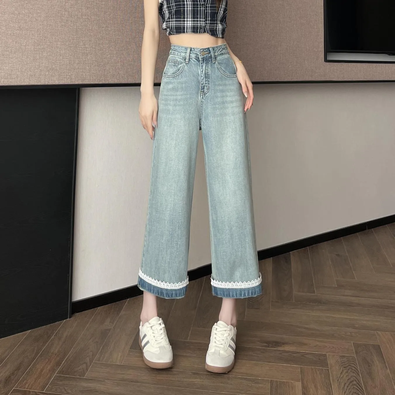 Women’s Ankle Cut Capri Jean with Cuffed Hem for a Trendy Look