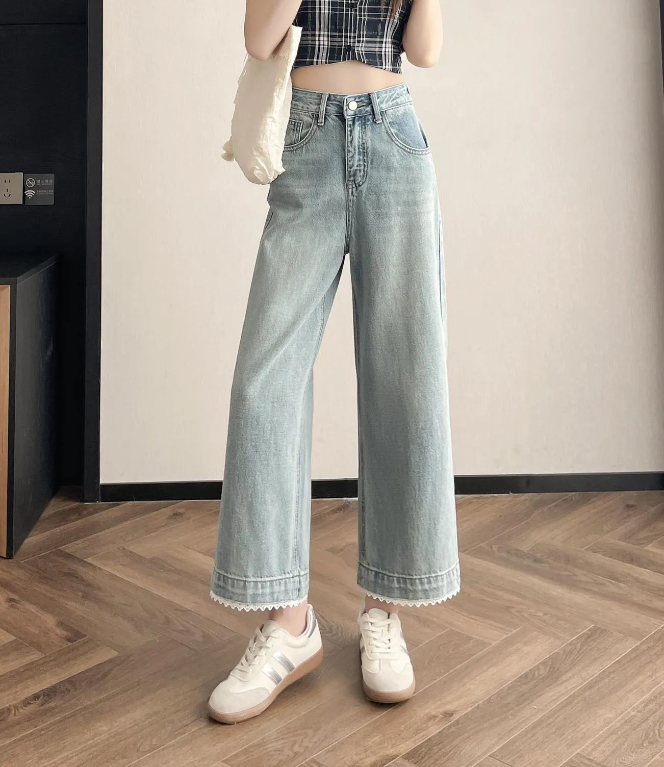 Women’s Ankle Cut Capri Jean with Cuffed Hem for a Trendy Look