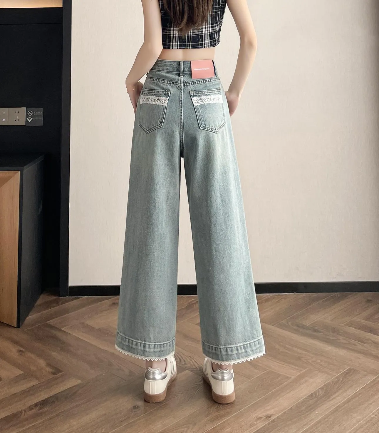 Women’s Ankle Cut Capri Jean with Cuffed Hem for a Trendy Look